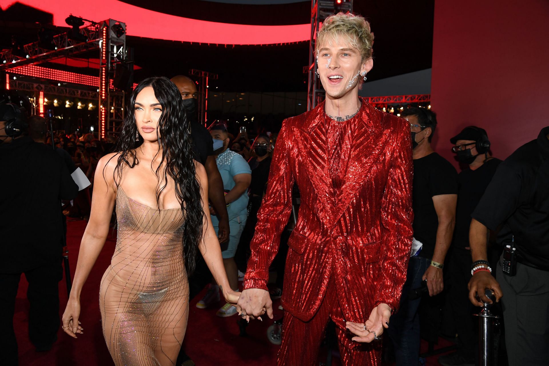 Fox and MGK at the 2021 MTV Video Music Awards (Image via Getty)